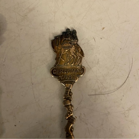 Vintage Christmas silver decorative spoons - embossed bowls - years 1975 - 1986 - Picture 10 of 14